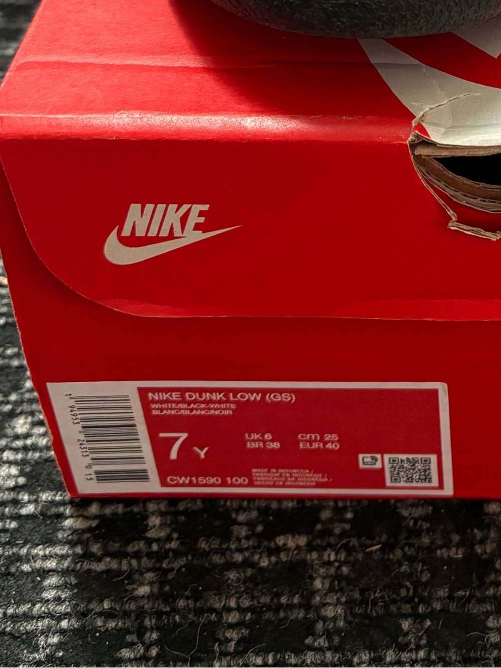 Nike Panda dunks - Picture 5 of 5